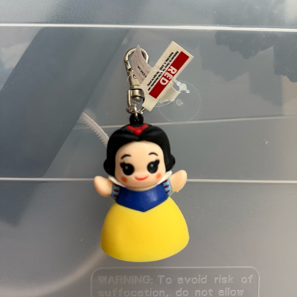 Disney’s - Snow White Keychain Charm